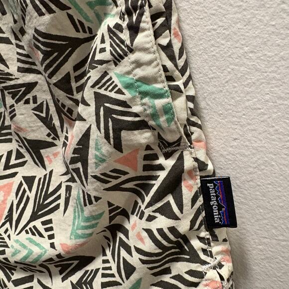 Patagonia Women’s Baggies Shorts – Medium Tribal Geometric Print Common Threads - Picture 3 of 5